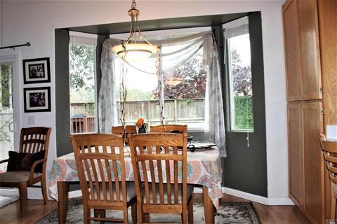 156 Fulton Pl, Windsor, CA 95492 photo 4