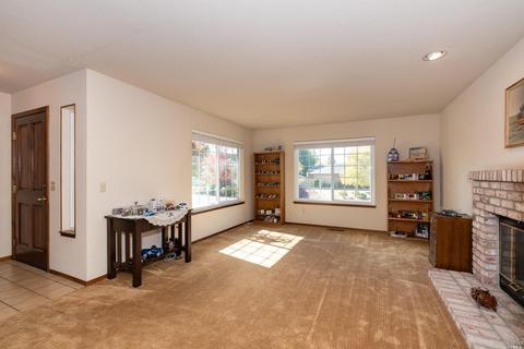 243 Moll Dr, Windsor, CA 95492 photo 4