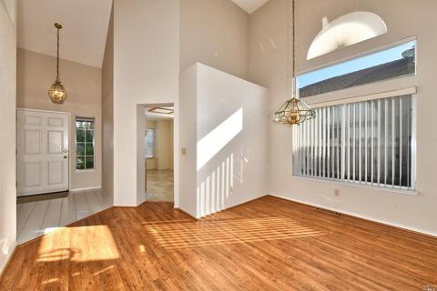 8417 Shadetree Dr, Windsor, CA 95492 photo 2