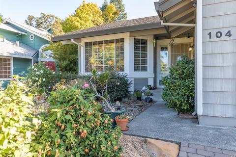 104 Cornell St, Windsor, CA 95492 photo 2