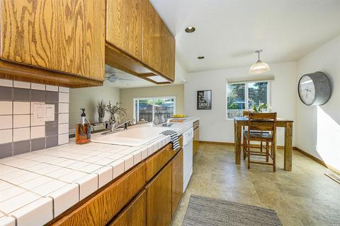 989 Central Ave, Napa, CA 94558 photo 7