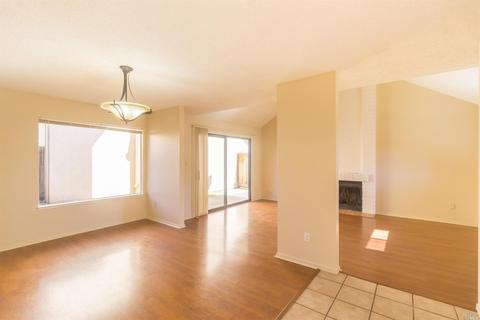 45 Del Prado Cir, Fairfield, CA 94533 photo 4