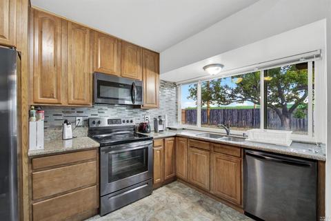 2237 Atherton Ct, Fairfield, CA 94533 photo 12
