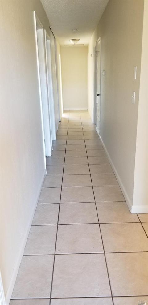 165 Obsidian Ct, Vallejo, CA 94589 photo 2