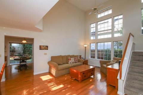 591 Rolling Oak Ct, Vacaville, CA 95688 photo 5