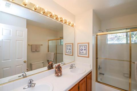 591 Rolling Oak Ct, Vacaville, CA 95688 photo 28