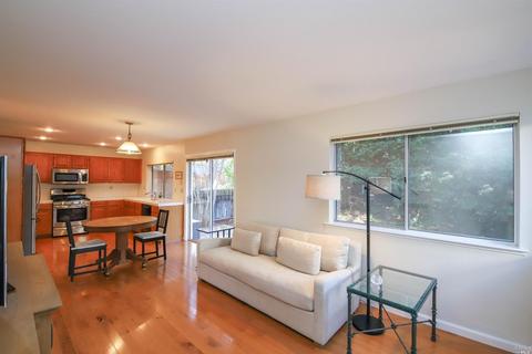 591 Rolling Oak Ct, Vacaville, CA 95688 photo 17