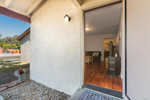 845 Breton Dr, Fairfield, CA 94533 photo 2