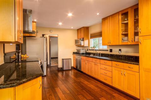 865 Malaga Dr, Ukiah, CA 95482 photo 6