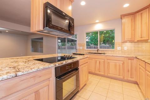 1802 Capitola Way, Fairfield, CA 94534 photo 10