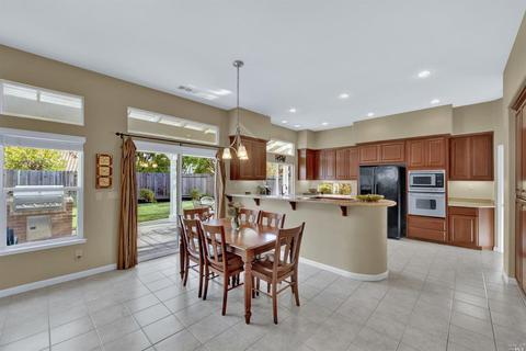 2844 Prestwick Ct, Fairfield, CA 94534 photo 17