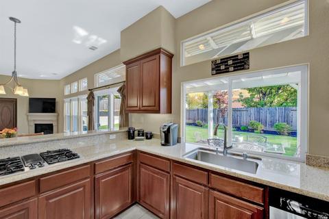 2844 Prestwick Ct, Fairfield, CA 94534 photo 11