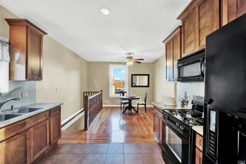 944 Capitol St, Vallejo, CA 94590 photo 8