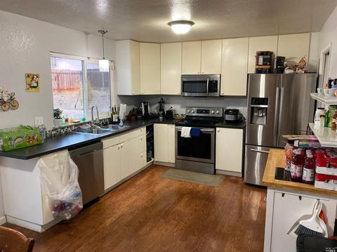 406 Holly St, Vallejo, CA 94589 photo 3