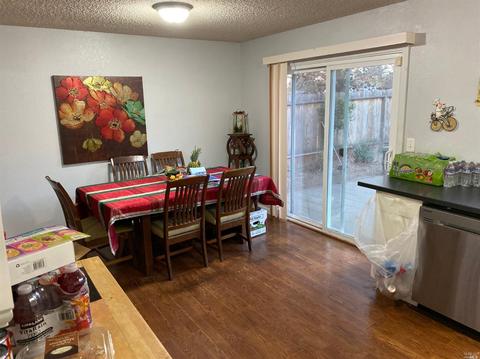 406 Holly St, Vallejo, CA 94589 photo 4
