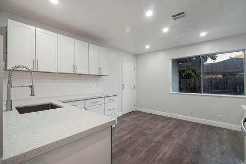 132 Kit Carson Way, Vallejo, CA 94589 photo 6