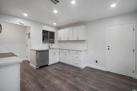 132 Kit Carson Way, Vallejo, CA 94589 photo 8