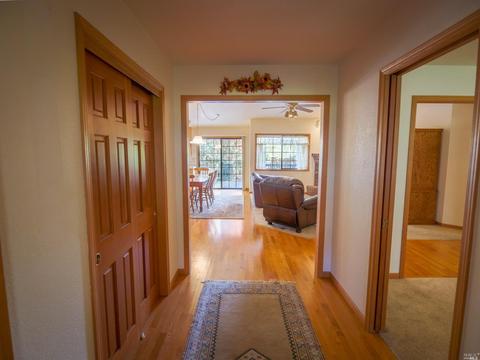 137 Vinecrest Cir, Windsor, CA 95492 photo 2