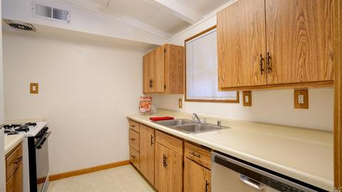 1407 Kansas St, Fairfield, CA 94533 photo 12