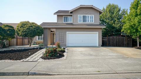 710 Natalie Dr, Windsor, CA 95492 photo 2