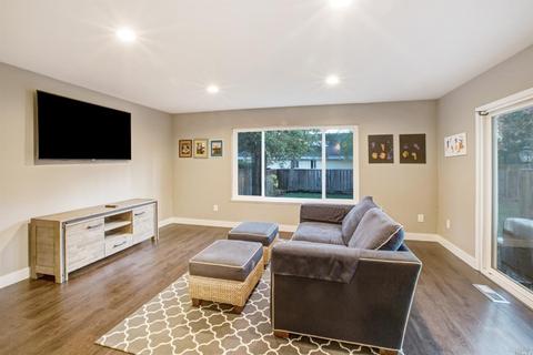 9727 Lakewood Dr, Windsor, CA 95492 photo 11