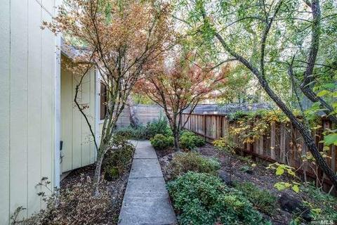 9251 Berwyn Ln, Windsor, CA 95492 photo 3