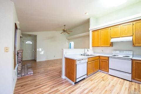 9251 Berwyn Ln, Windsor, CA 95492 photo 7