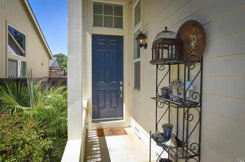8247 Trione Cir, Windsor, CA 95492 photo 2