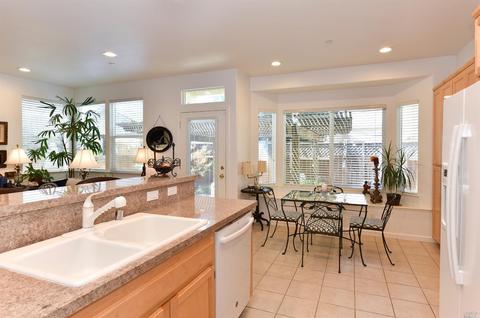 8247 Trione Cir, Windsor, CA 95492 photo 9