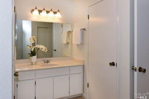 8 Vanessa Ct E, Napa, CA 94558 photo 15