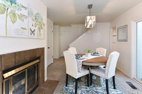 8 Vanessa Ct E, Napa, CA 94558 photo 4