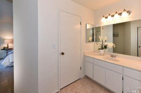 8 Vanessa Ct E, Napa, CA 94558 photo 14