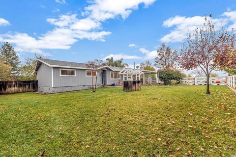 7488 Putman Dr, Vacaville, CA 95688 photo 2