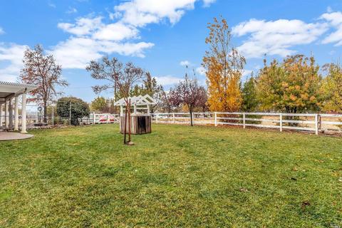 7488 Putman Dr, Vacaville, CA 95688 photo 35