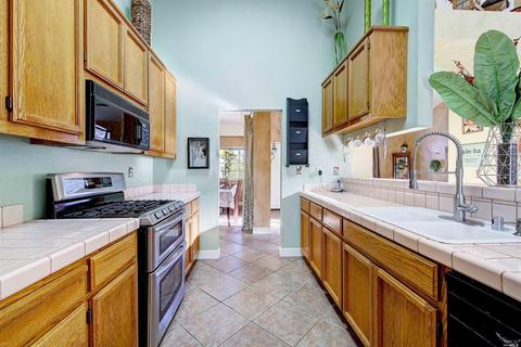 1043 Ruby Dr, Vacaville, CA 95687 photo 11