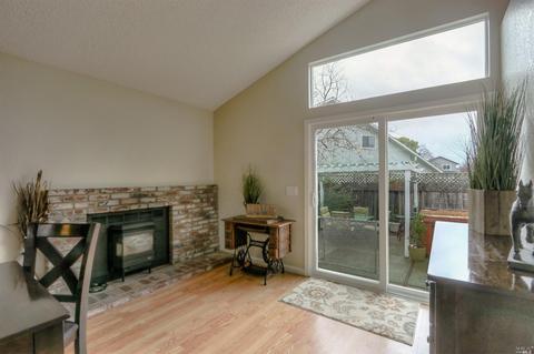940 Bond Pl, Windsor, CA 95492 photo 17