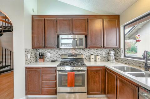 940 Bond Pl, Windsor, CA 95492 photo 12
