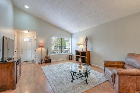 940 Bond Pl, Windsor, CA 95492 photo 7