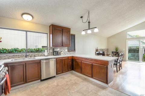 940 Bond Pl, Windsor, CA 95492 photo 11