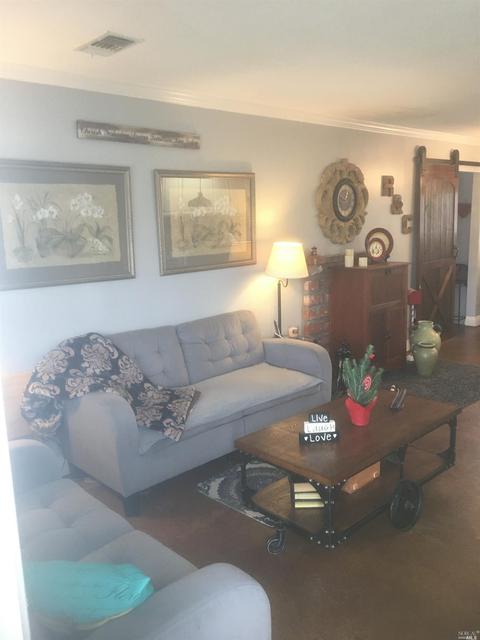 490 Apple Tree Ln, Fairfield, CA 94533 photo 4