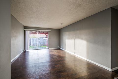 170 Donna Ct, Vallejo, CA 94589 photo 4