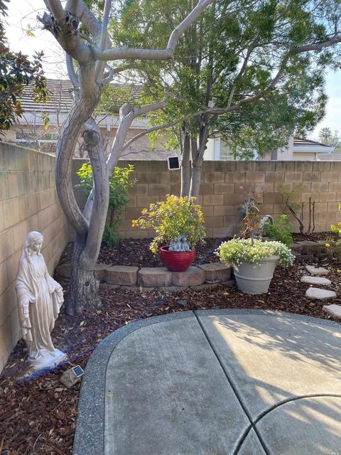 355 Bartlett Ln, Vacaville, CA 95687 photo 8