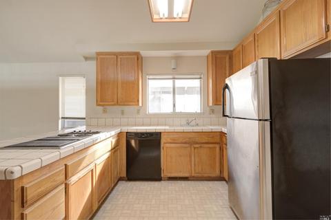 571 Gregory Cir, Sonoma, CA 95476 photo 6