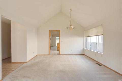 571 Gregory Cir, Sonoma, CA 95476 photo 4