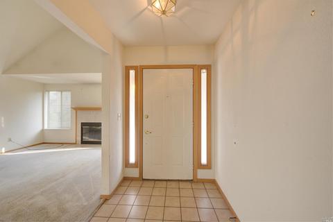 571 Gregory Cir, Sonoma, CA 95476 photo 2