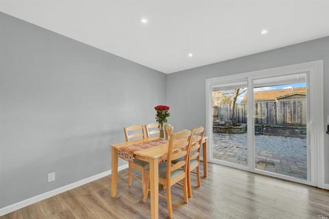 101 Larsen Cir, Vallejo, CA 94589 photo 8