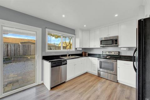 101 Larsen Cir, Vallejo, CA 94589 photo 11