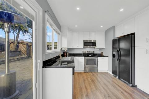 101 Larsen Cir, Vallejo, CA 94589 photo 10