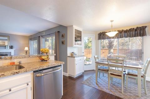 7020 Edinburgh Ct, Windsor, CA 95492 photo 5
