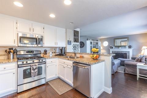7020 Edinburgh Ct, Windsor, CA 95492 photo 4